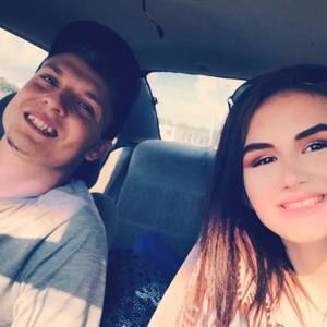 Meet your Posher, Alexia